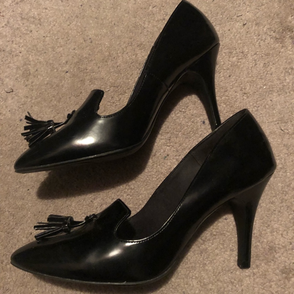 Fioni Tassel Patent Heels